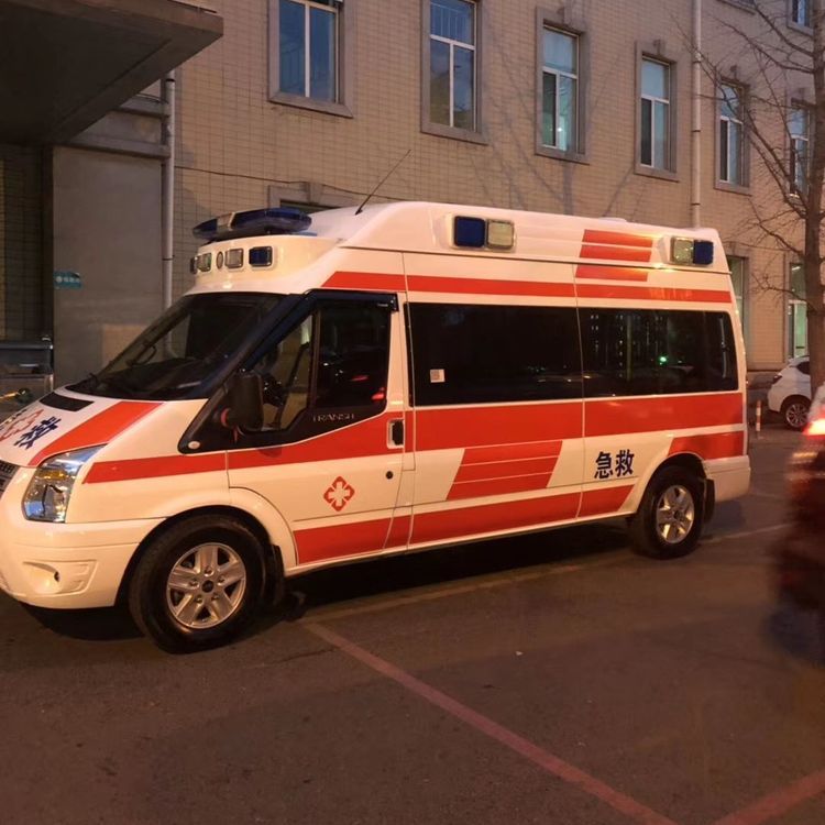 万年夜间租赁救护车护送病人转院：安全转运的 8 大核心注意事项